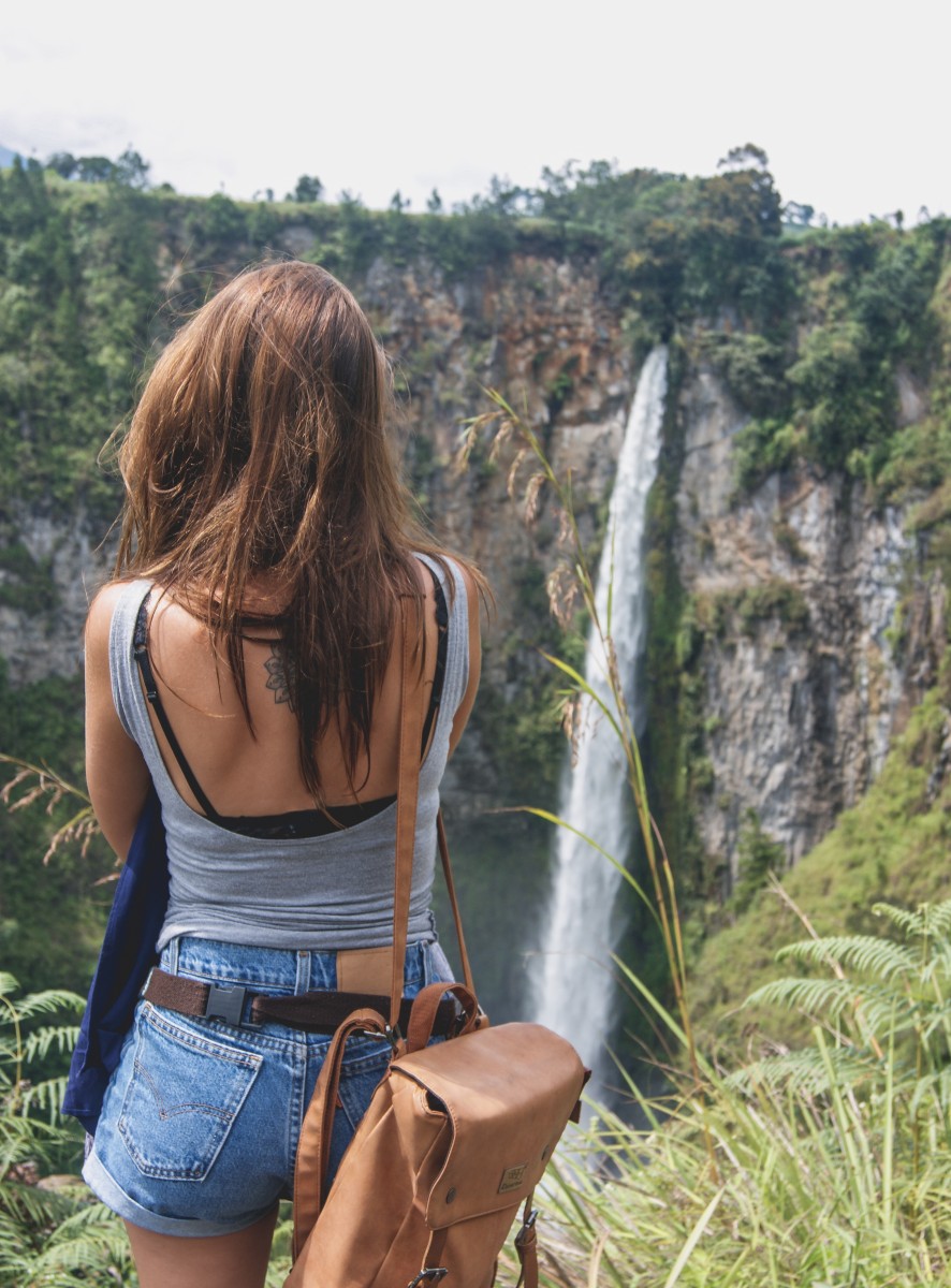 sipiso piso waterfall